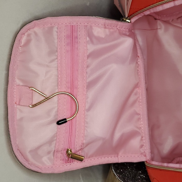 🎉HP🎉Juicy Couture ❤️NWT❤️ Red Travel Cosmetic Bag! ❤️❤️❤️ - Picture 16 of 17